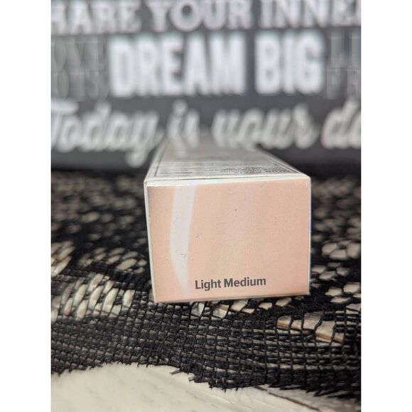 IT Bye Bye Foundation Full Size Light Medium – Sealed — Expired ‘22 - Picture 2 of 4